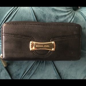 Micheal Kors Leather Wallet